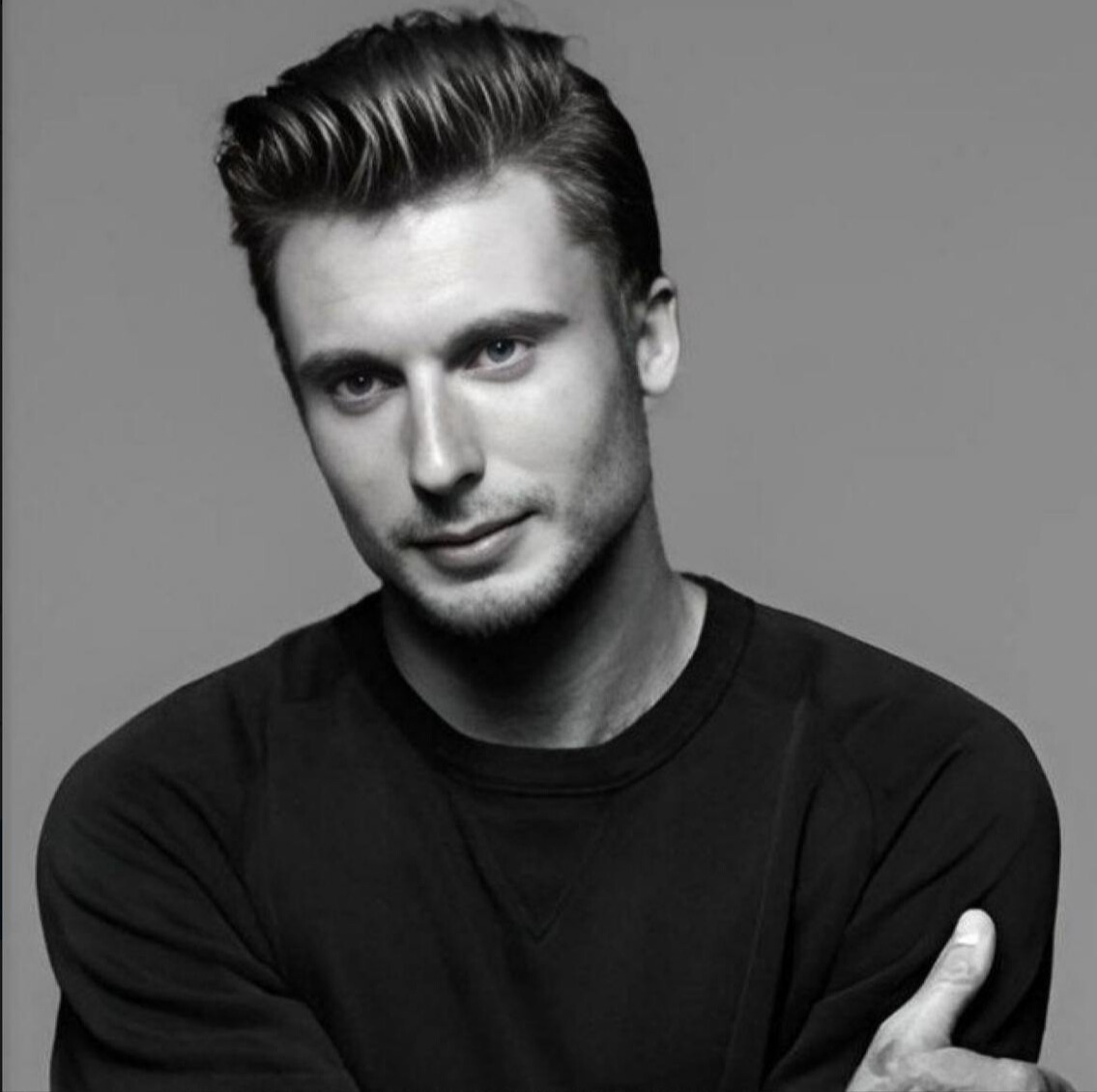 Виктор Агнис